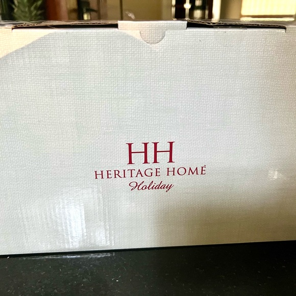 Holiday Sleigh with 3 LED Candles Christmas Decor - Picture 3 of 9